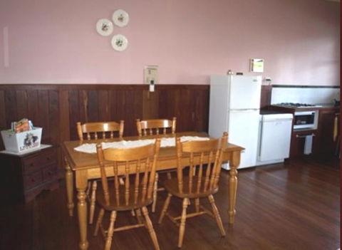 Pemberton Old Picture Theatre Holiday Apartments - Australia Accommodation 28
