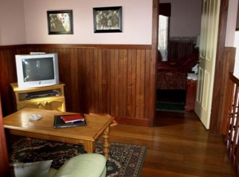 Pemberton Old Picture Theatre Holiday Apartments - Australia Accommodation 31