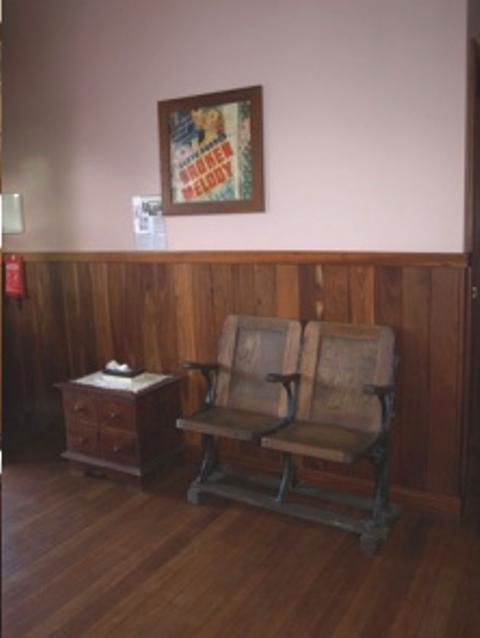 Pemberton Old Picture Theatre Holiday Apartments - Australia Accommodation 39