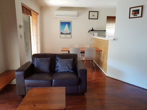 Ocean View Villas - 2 Bedroom Villa In Quiet Complex - Australia Accommodation 1