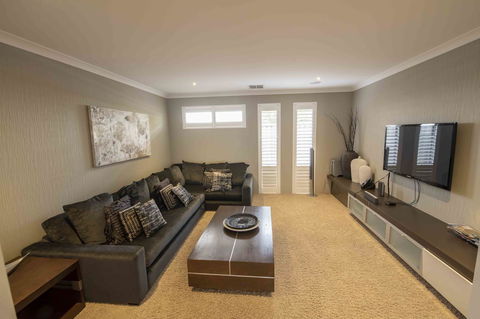 Magnificent Beach Retreat - Australia Accommodation 22