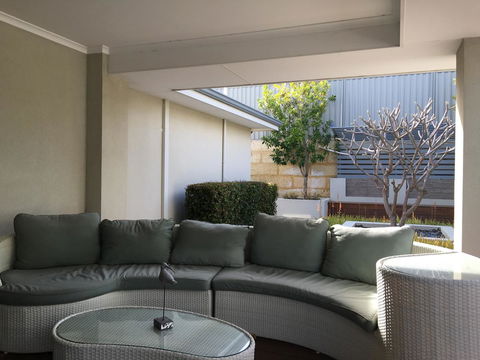 Magnificent Beach Retreat - Australia Accommodation 35