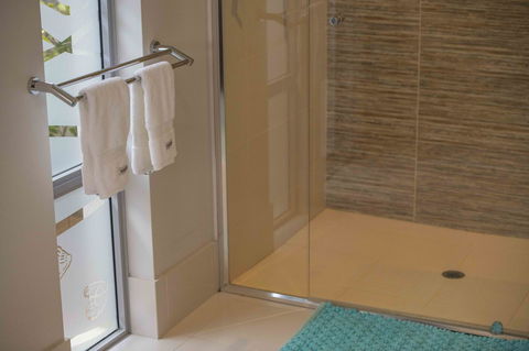 Magnificent Beach Retreat - Australia Accommodation 12