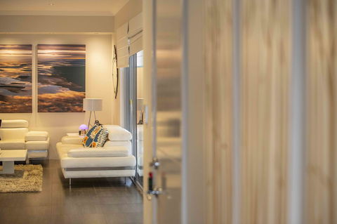 Magnificent Beach Retreat - Australia Accommodation 25