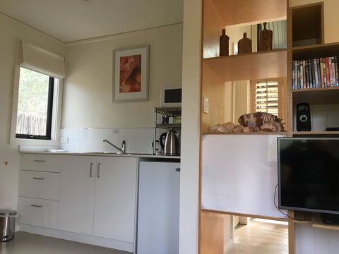 DESIGNER'S STUDIO - Australia Accommodation 6