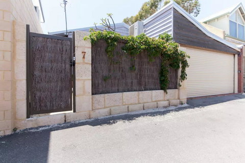 Laneway Studio, Heart Of Fremantle - Australia Accommodation 12