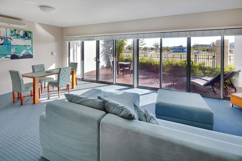 Seashells Mandurah - Australia Accommodation 9