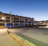 Dolphin Quay Apartments - Australia Accommodation