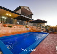 3 Kestrel Place - PRIVATE JETTY  POOL - Australia Accommodation
