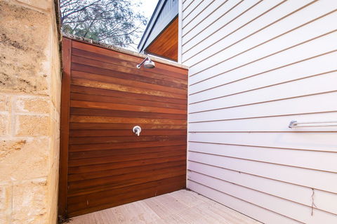 Arthouse - Australia Accommodation 10