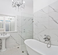 Heart of Claremont Gem - Free WiFi - Australia Accommodation