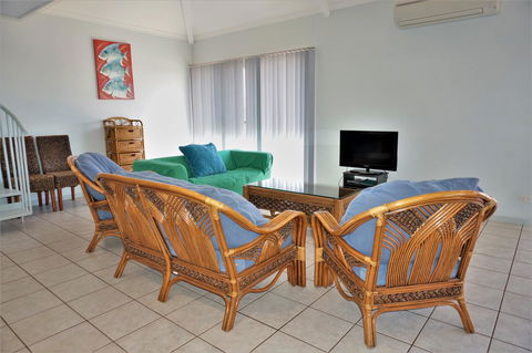Osprey Holiday Village Unit 120 - Plenty Of Room For A Large Family - Australia Accommodation 2