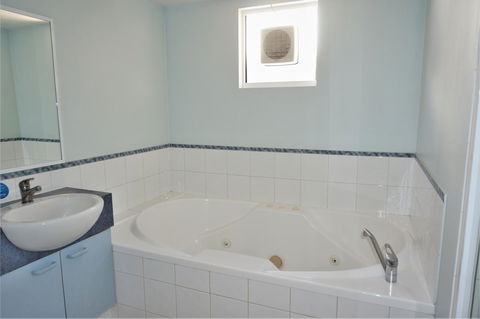Osprey Holiday Village Unit 120 - Plenty Of Room For A Large Family - Australia Accommodation 13