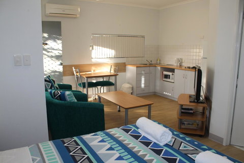 Mandurah Ocean Marina Chalets - Australia Accommodation 1