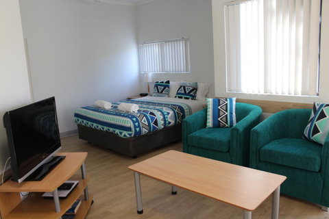 Mandurah Ocean Marina Chalets - Australia Accommodation 9