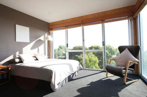 Aqua Views - Australia Accommodation 11