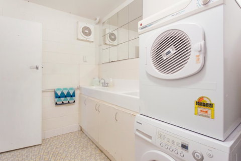 Retro Central Claremont Oasis - Australia Accommodation 10