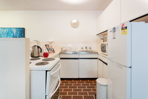 Retro Central Claremont Oasis - Australia Accommodation 8