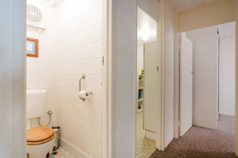 Retro Central Claremont Oasis - Australia Accommodation 9