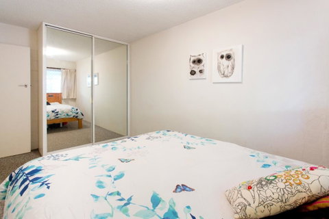 Retro Central Claremont Oasis - Australia Accommodation 12