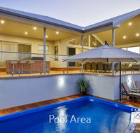 27 Kestrel Place - With Pool and Jetty - Australia Accommodation