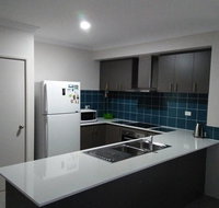 Near Train Station - Australia Accommodation