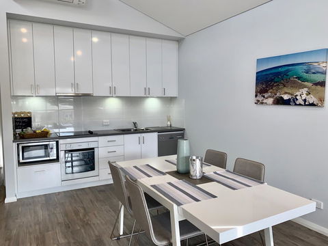 17 By The Sea - Australia Accommodation 9