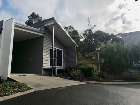 17 By The Sea - Australia Accommodation 1