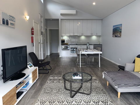 17 By The Sea - Australia Accommodation 11