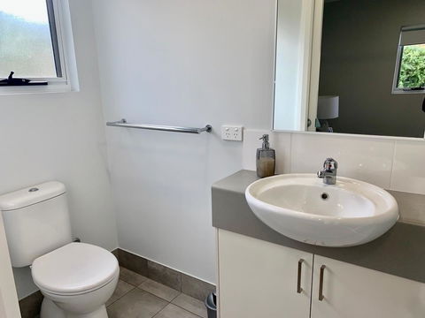 17 By The Sea - Australia Accommodation 10