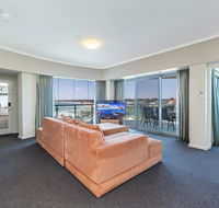 A 406 FANTASTIC OCEAN BEACH and MARINA VIEW APT AT SEASHELLS RESORT - Australia Accommodation