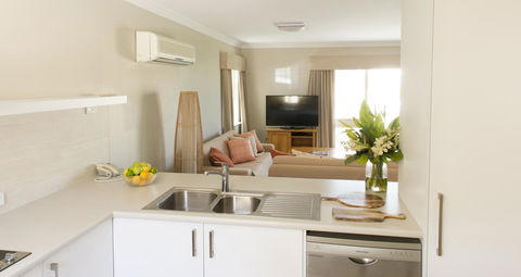 The Marina Hotel - Mindarie - Australia Accommodation 24