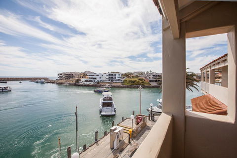 The Marina Hotel - Mindarie - Australia Accommodation 2