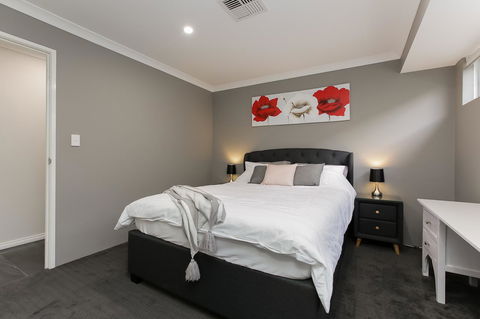 Perth Comfy Stays - Australia Accommodation 29