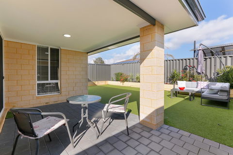 Perth Comfy Stays - Australia Accommodation 11