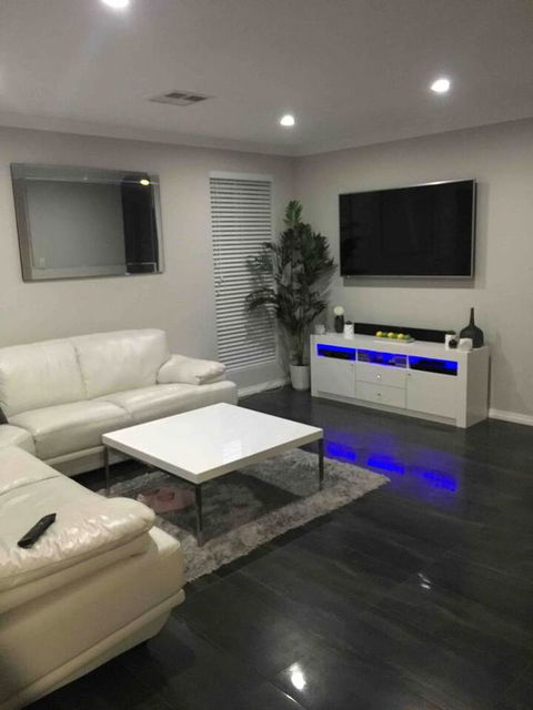 Perth Comfy Stays - Australia Accommodation 6