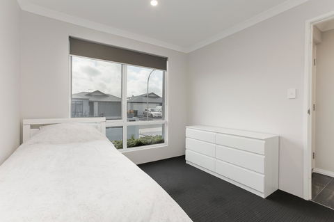 Perth Comfy Stays - Australia Accommodation 43