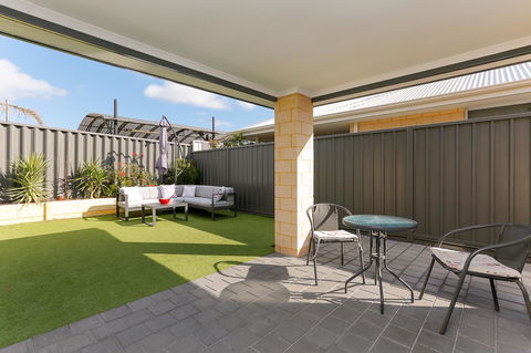 Perth Comfy Stays - Australia Accommodation 12