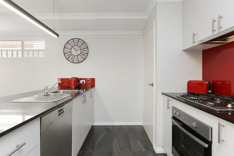 Perth Comfy Stays - Australia Accommodation 15