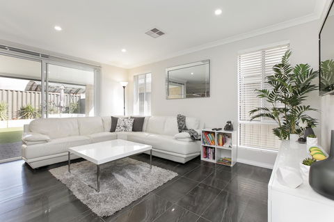 Perth Comfy Stays - Australia Accommodation 2
