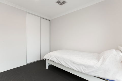 Perth Comfy Stays - Australia Accommodation 42