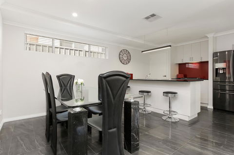 Perth Comfy Stays - Australia Accommodation 22