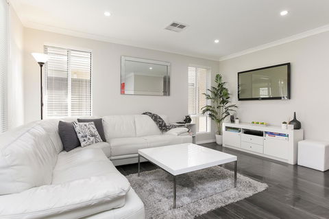 Perth Comfy Stays - Australia Accommodation 0