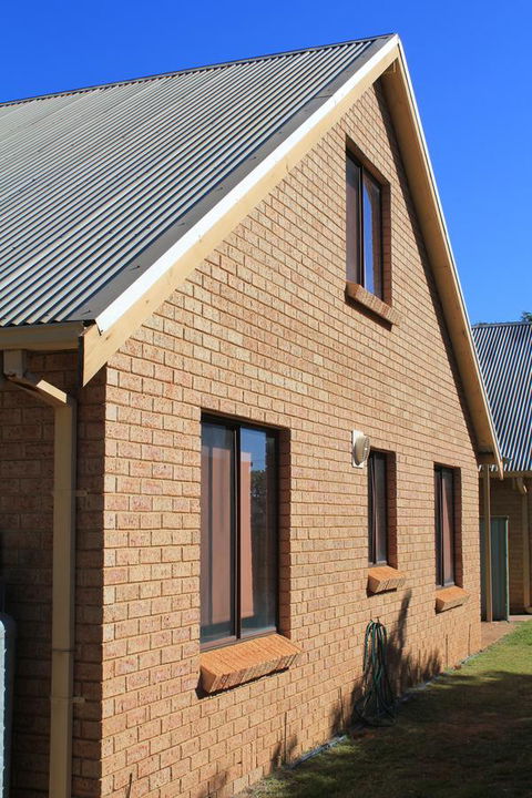Kestrel Chalets - Australia Accommodation 22