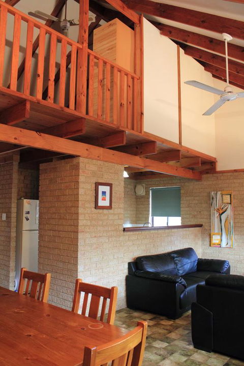 Kestrel Chalets - Australia Accommodation 16