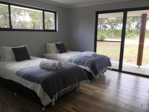 Eagle Bay House - Australia Accommodation 1