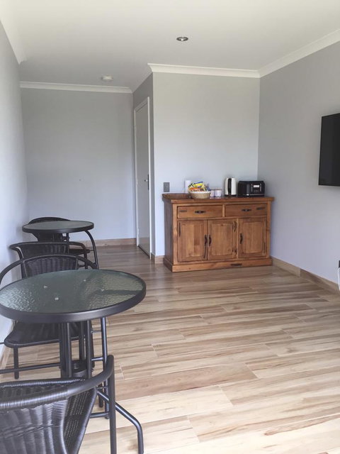 Eagle Bay House - Australia Accommodation 11