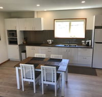 Loma Cottages - Australia Accommodation