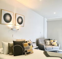 Sandy Bay Studio Apartment - Australia Accommodation