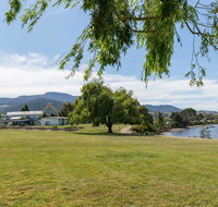 Riverfront Motel  Villas - Australia Accommodation